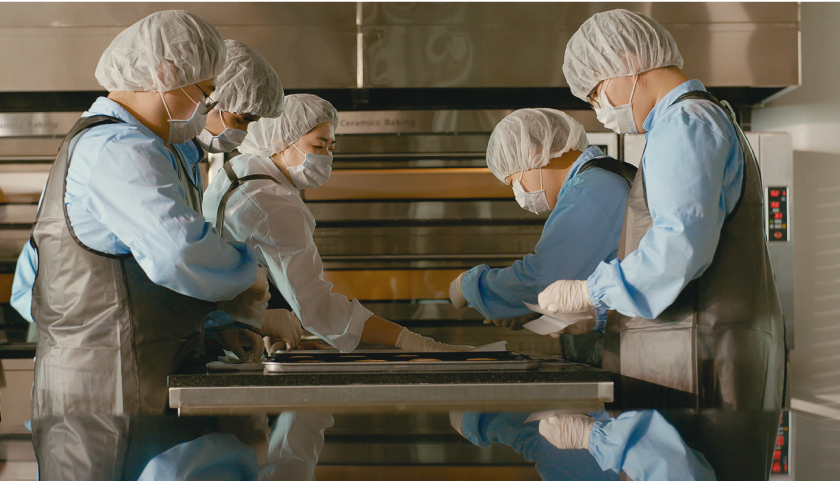 희망별숲에서 제과를 제조하는 모습